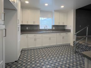 2210 N Buena Vista, Burbank CA 91504