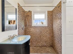 9817 Commerce, Tujunga CA 91042