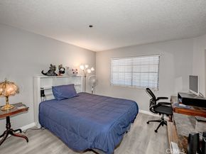 6545 Reseda Boulevard 3, Reseda CA 91335