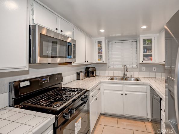 6545 Reseda Boulevard 3, Reseda CA 91335