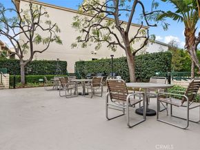 4501 Cedros 239, Sherman Oaks CA 91403