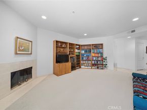 453 S Barrington, Los Angeles CA 90049