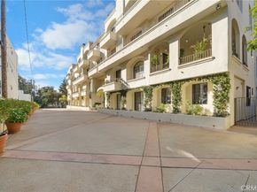 453 S Barrington, Los Angeles CA 90049