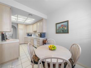 453 S Barrington, Los Angeles CA 90049