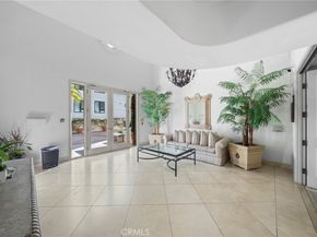 453 S Barrington, Los Angeles CA 90049