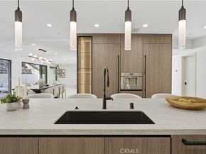 2638 Zorada Drive, Los Angeles CA 90046