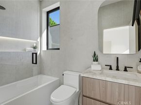 2638 Zorada Drive, Los Angeles CA 90046