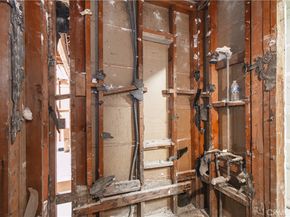 19448 Kittridge, Reseda CA 91335