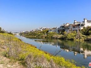 31 Spinnaker Street 15, Marina Del Rey CA 90292