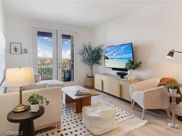 2001 Artesia Boulevard 404, Redondo Beach CA 90278
