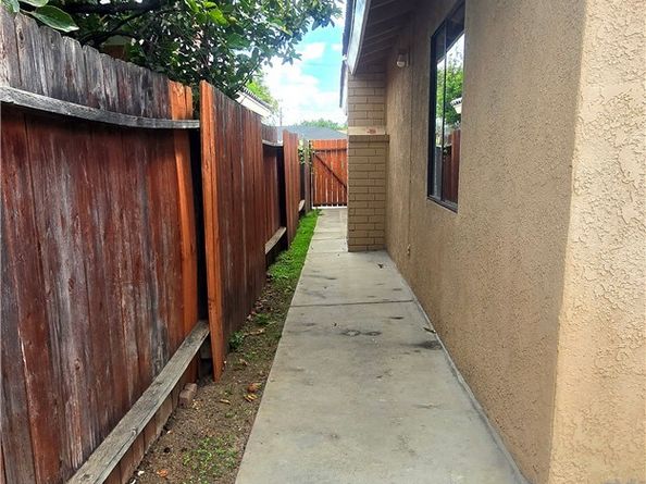 2618 S Pacific Avenue, Santa Ana CA 92704