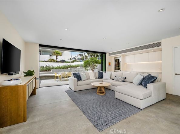 2821 Alma Avenue, Manhattan Beach CA 90266