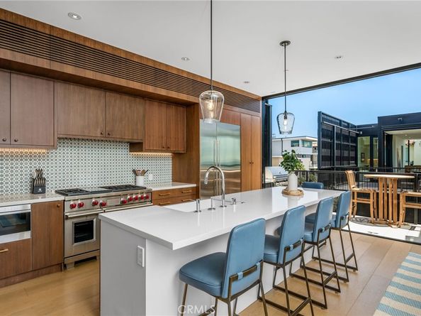 2821 Alma Avenue, Manhattan Beach CA 90266