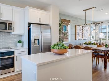 2576 E Hyde Paseo