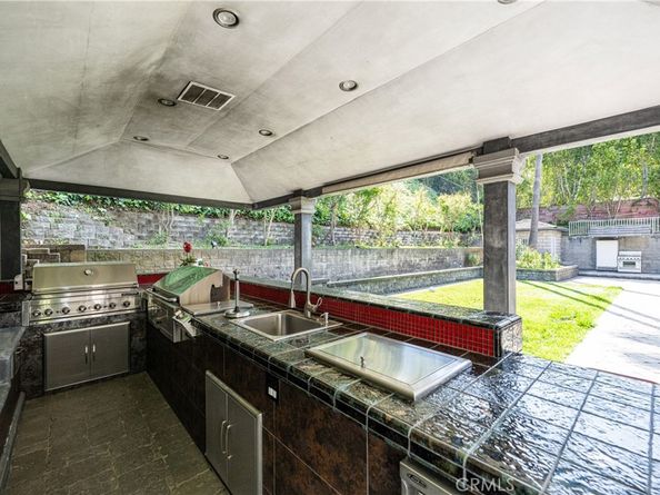 11372 Dona Teresa Drive, Studio City CA 91604