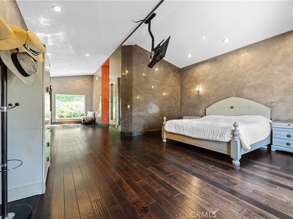 11372 Dona Teresa Drive, Studio City CA 91604