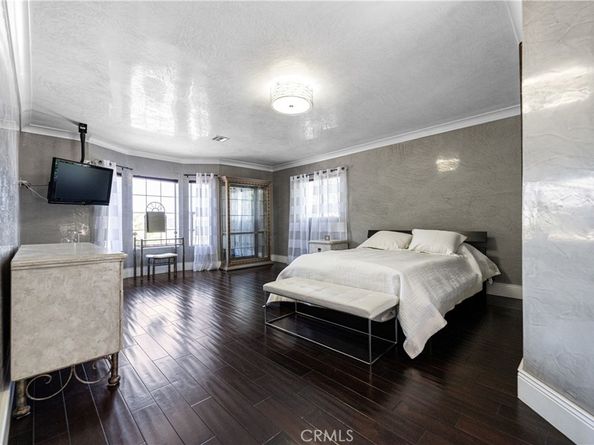 11372 Dona Teresa Drive, Studio City CA 91604