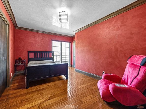 11372 Dona Teresa Drive, Studio City CA 91604