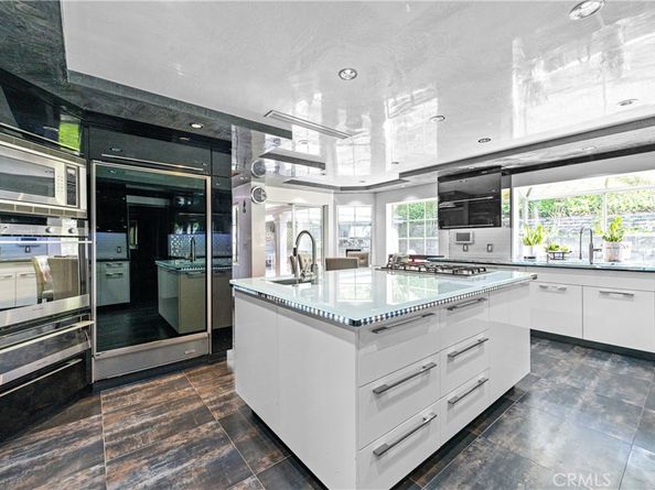 11372 Dona Teresa Drive, Studio City CA 91604