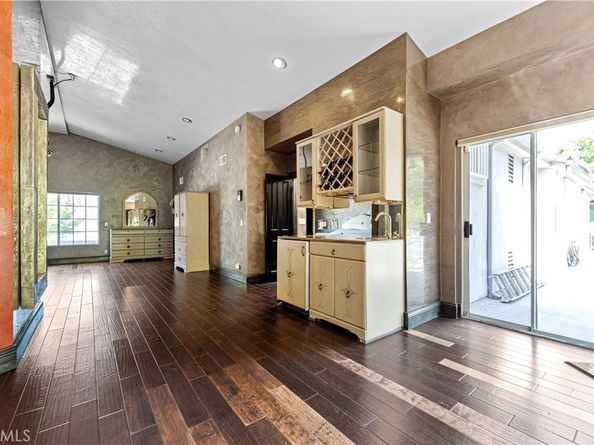 11372 Dona Teresa Drive, Studio City CA 91604