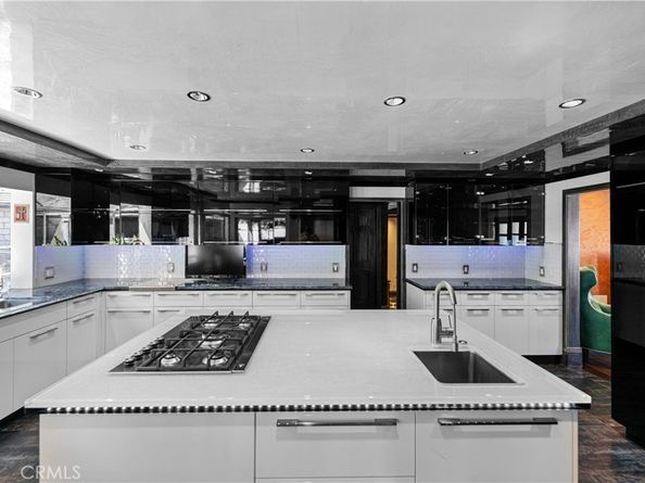 11372 Dona Teresa Drive, Studio City CA 91604