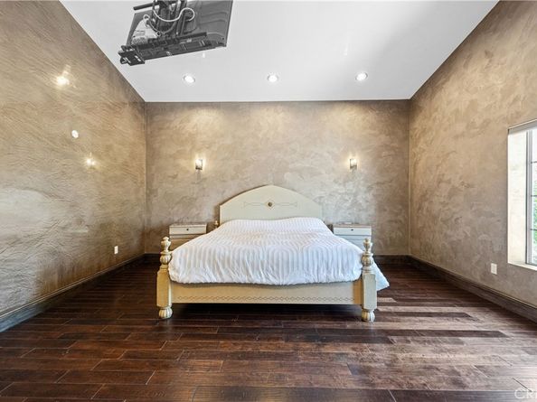 11372 Dona Teresa Drive, Studio City CA 91604