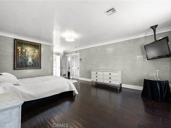 11372 Dona Teresa Drive, Studio City CA 91604