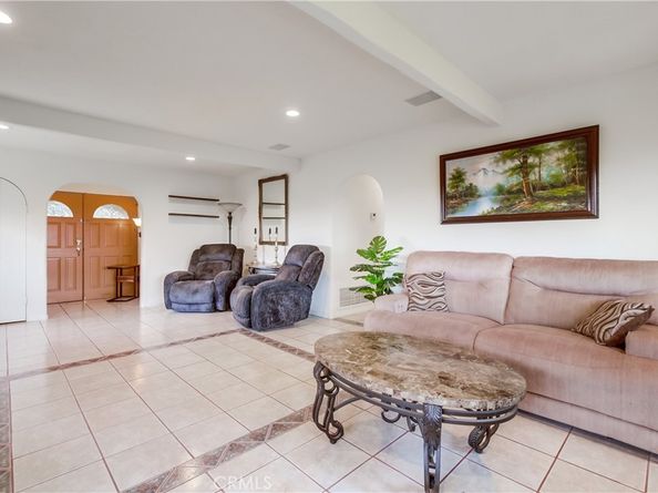 10549 Queen Avenue, La Mesa CA 91941