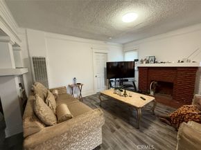 5442 6th, Los Angeles CA 90043