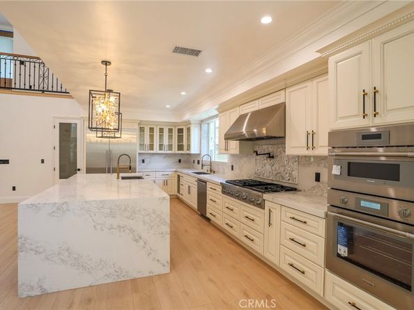 21861 Vacation Ln Lane, Huntington Beach CA 92646