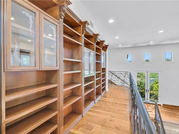 25 Village Way, Irvine CA 92603