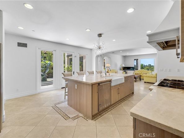 25 Village Way, Irvine CA 92603