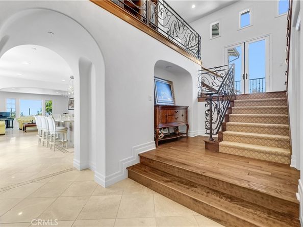25 Village Way, Irvine CA 92603