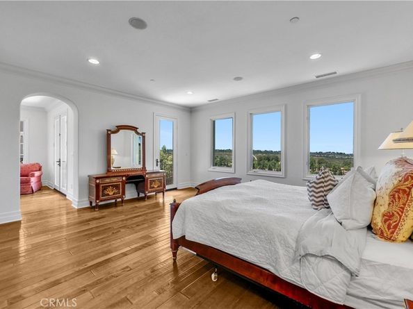 25 Village Way, Irvine CA 92603