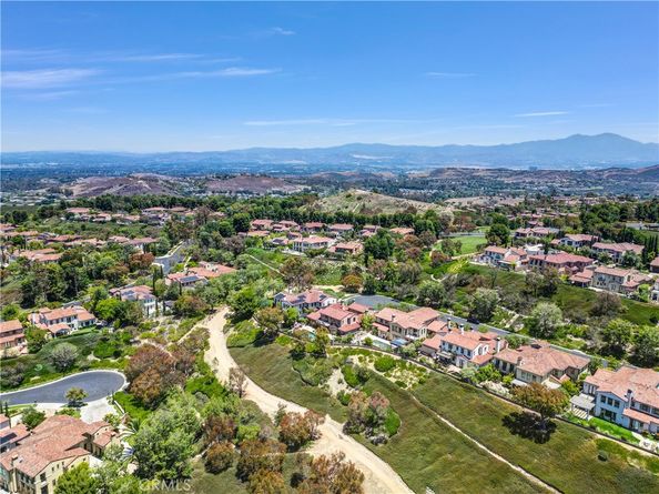25 Village Way, Irvine CA 92603