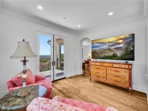 25 Village Way, Irvine CA 92603