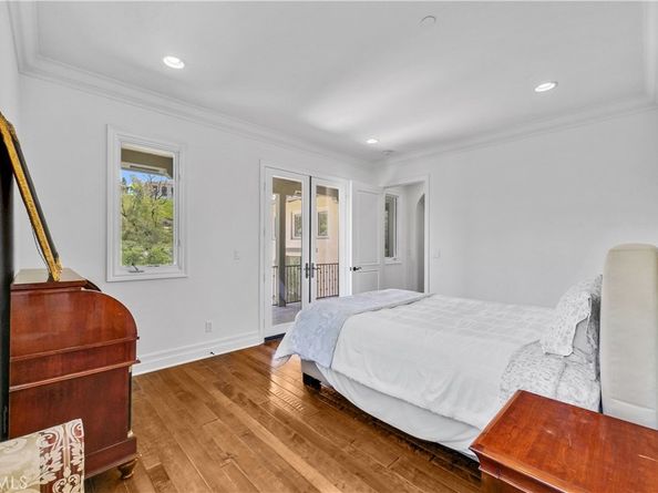 25 Village Way, Irvine CA 92603
