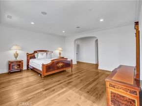 25 Village Way, Irvine CA 92603