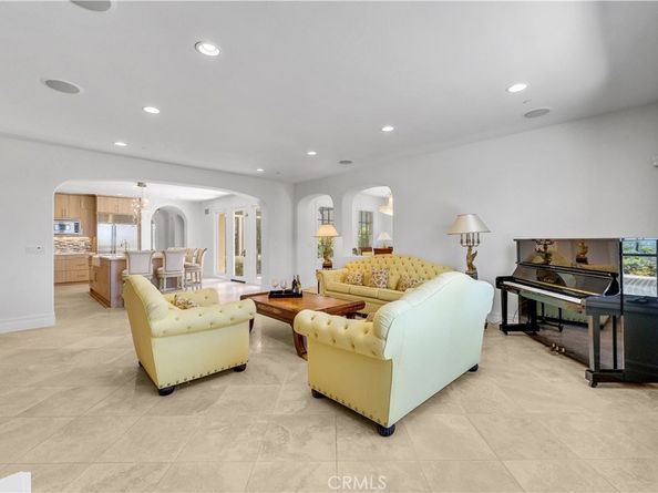 25 Village Way, Irvine CA 92603
