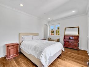 25 Village Way, Irvine CA 92603