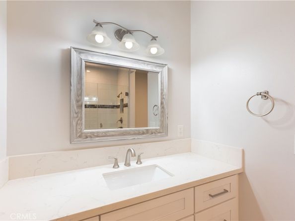 1221 Knollwood M4 47H, Seal Beach CA 90740