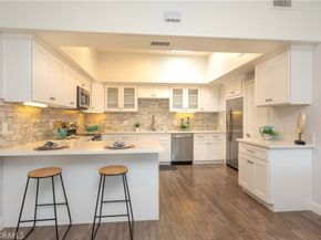 1221 Knollwood M4 47H, Seal Beach CA 90740