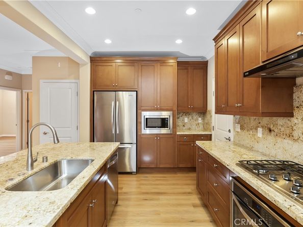 220 Kempton, Irvine CA 92620