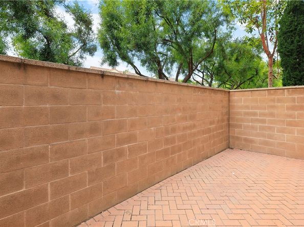 220 Kempton, Irvine CA 92620