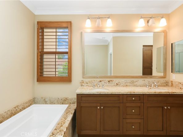 220 Kempton, Irvine CA 92620