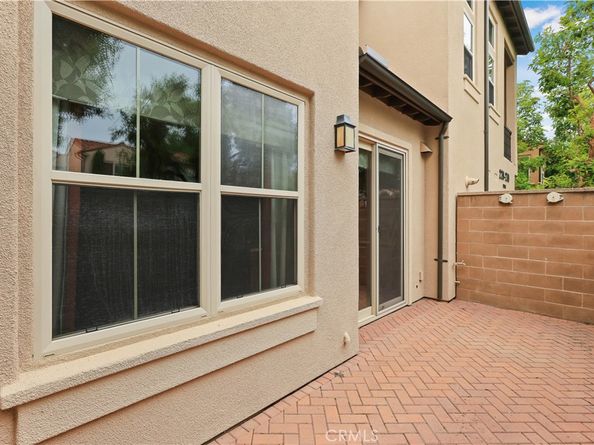 220 Kempton, Irvine CA 92620