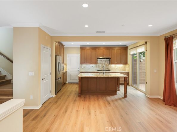 220 Kempton, Irvine CA 92620