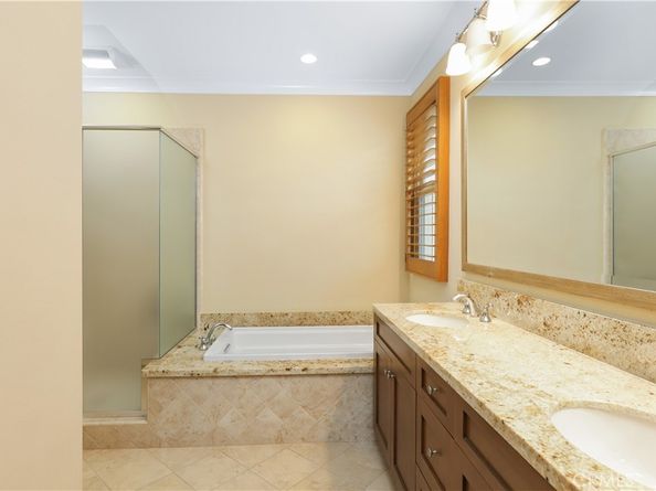 220 Kempton, Irvine CA 92620