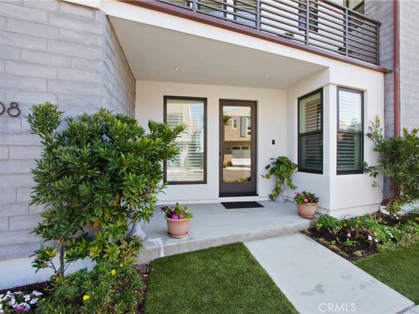 208 Ocean Place, Seal Beach CA 90740