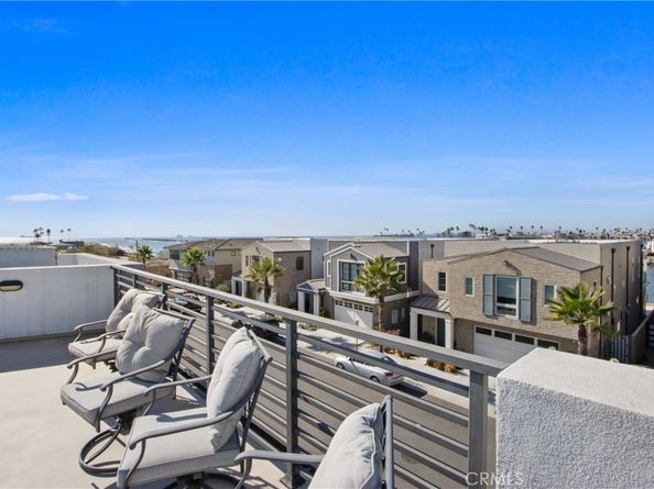 208 Ocean Place, Seal Beach CA 90740